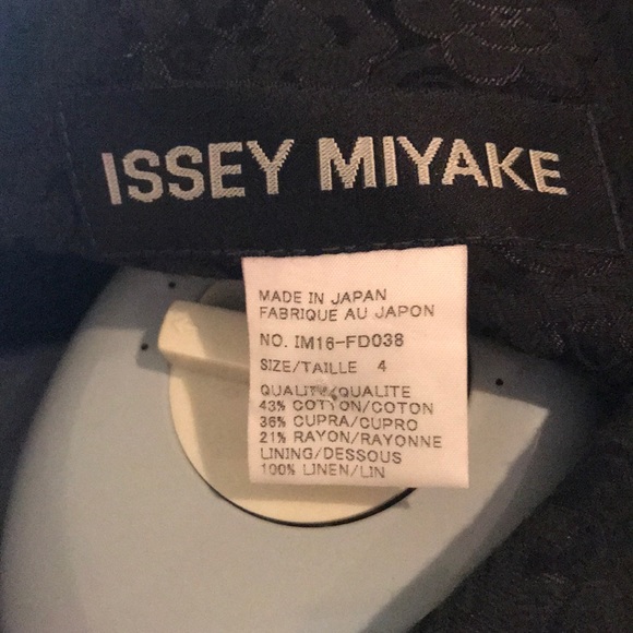 Issey Miyake Classic jacket. - Picture 3 of 8